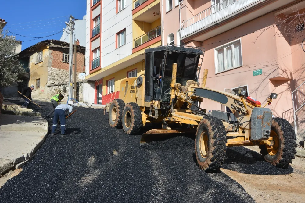 AKINCILAR CADDESİNE SICAK ASFALT  