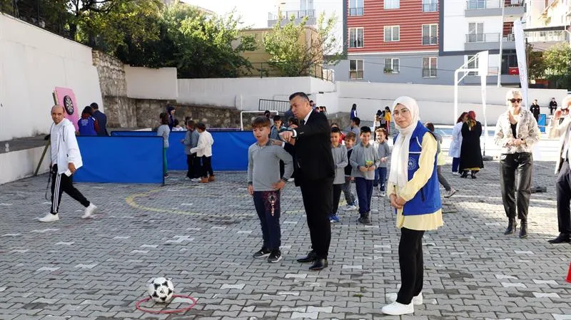 KAYMAKAMIMIZ AMATÖR SPOR HAFTASI ETKİNLİĞİNDE ÖĞRENCİLERLE BULUŞTU