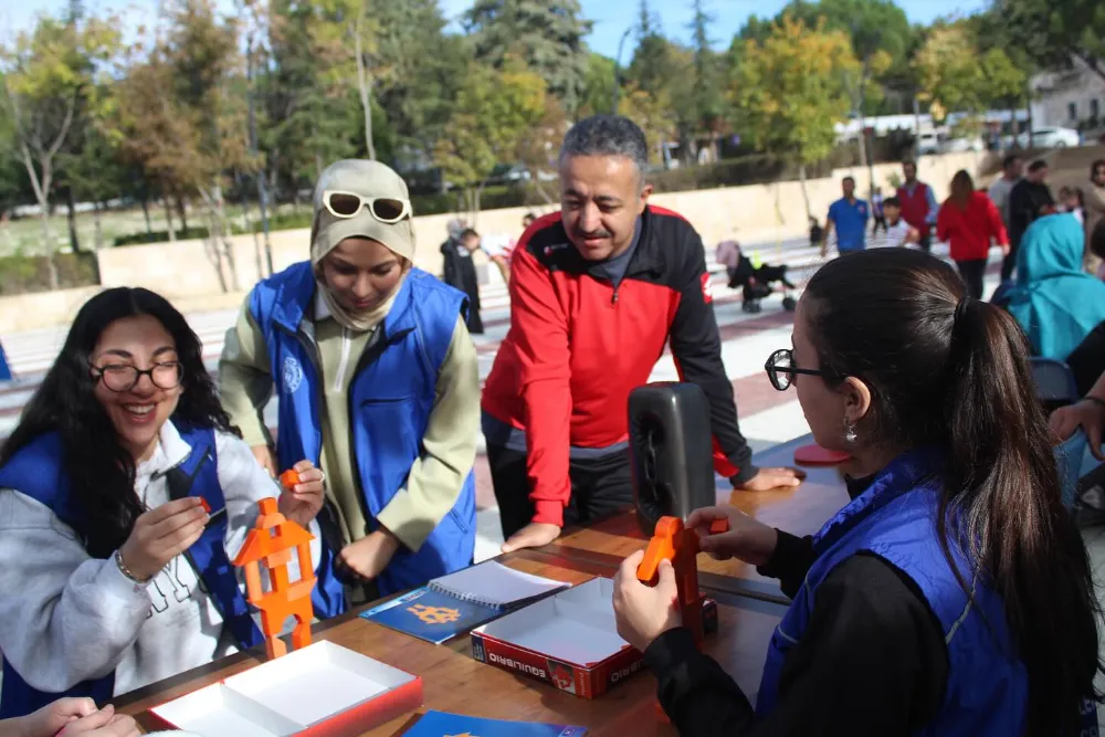 GENÇLİK, SPOR VE KÜLTÜR FESTİVALİ RENKLİ GÖRÜNTÜLERLE SONA ERDİ 