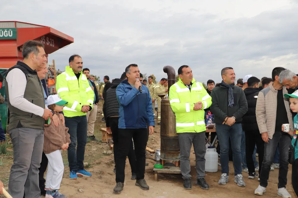 DEMİRCİ’DE 2 BİN FİDAN TOPRAKLA BULUŞTU