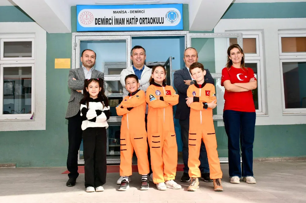 DÜNYA ROBOT ŞAMPİYONASI ÖNCESİ  MİNİK AKINCILARA MORAL ZİYARETİ