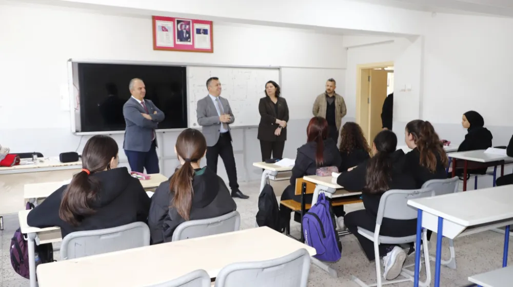 KAYMAKAMIMIZ  FATİH BAYRAM  GEVHER NESİBE MESLEKİ VE TEKNİK ANADOLU LİSESİNE ZİYARET