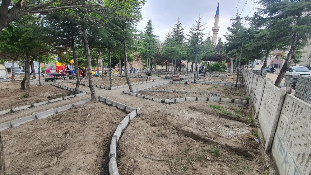 MEVLANA PARKI SİL BAŞTAN YENİLENİYOR 