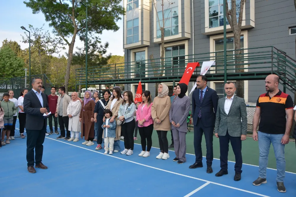 İLÇEMİZDE GENÇLİK HAFTASI  TENİS TURNUVASI BAŞLADI