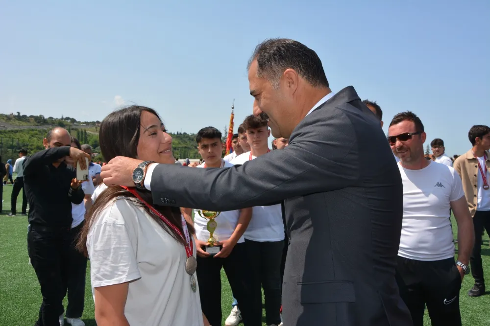 19 MAYIS’I KUTLADIK