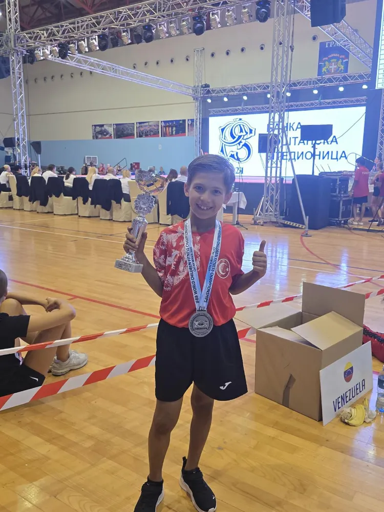 EMRAH ŞENAY YİNE DÜNYA İKİNCİSİ