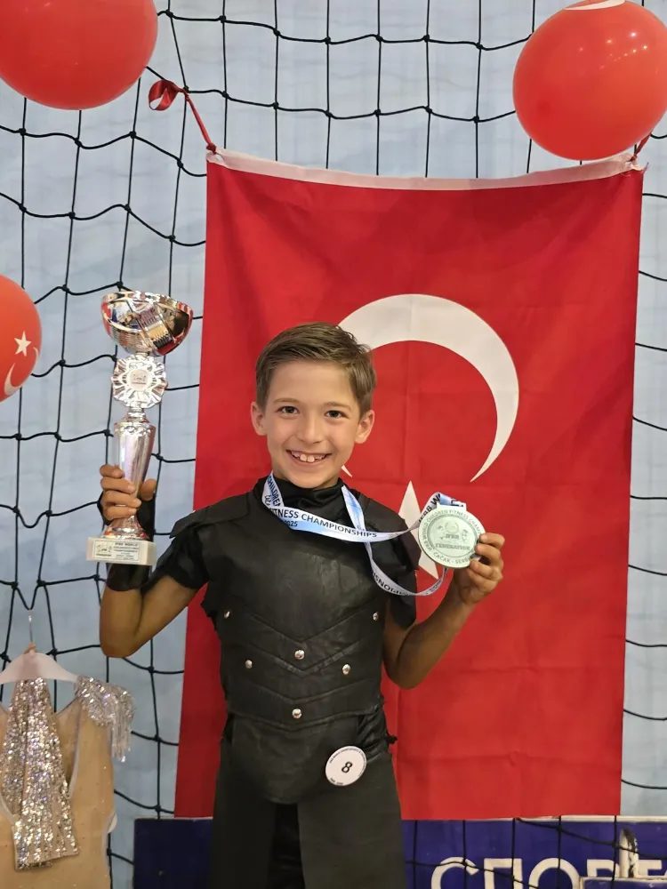 EMRAH ŞENAY YİNE DÜNYA İKİNCİSİ