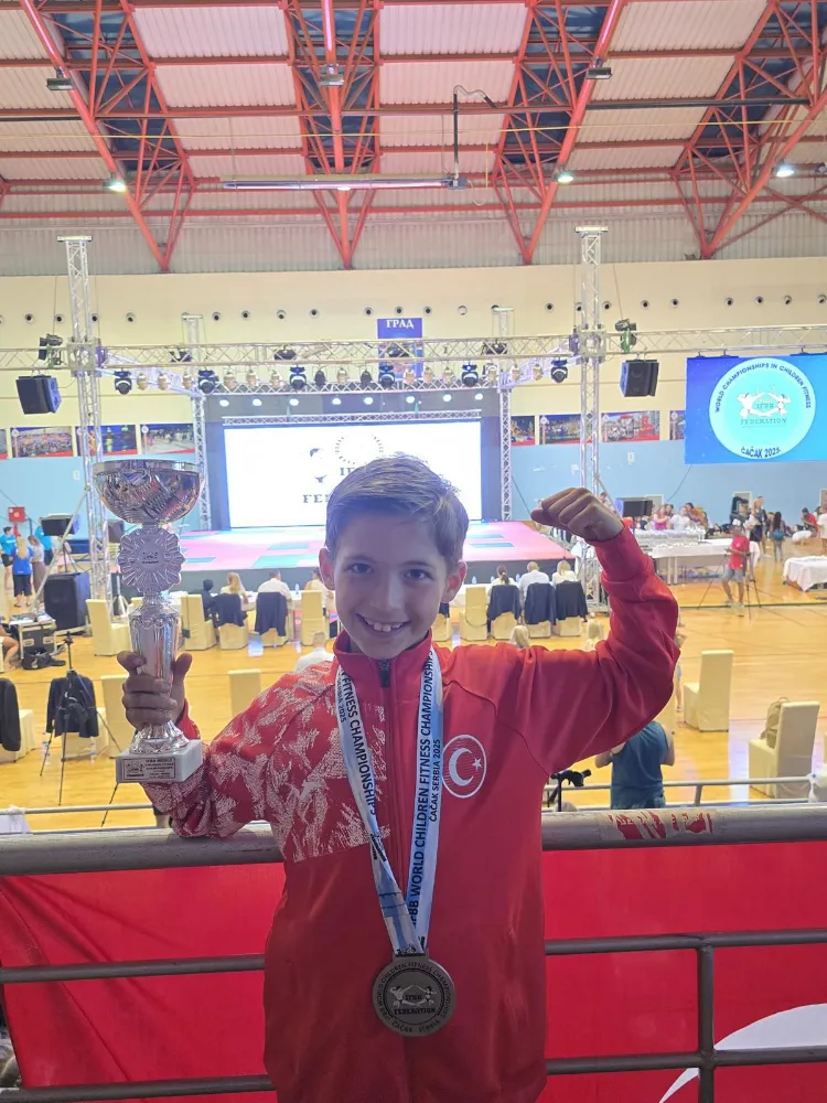 EMRAH ŞENAY YİNE DÜNYA İKİNCİSİ