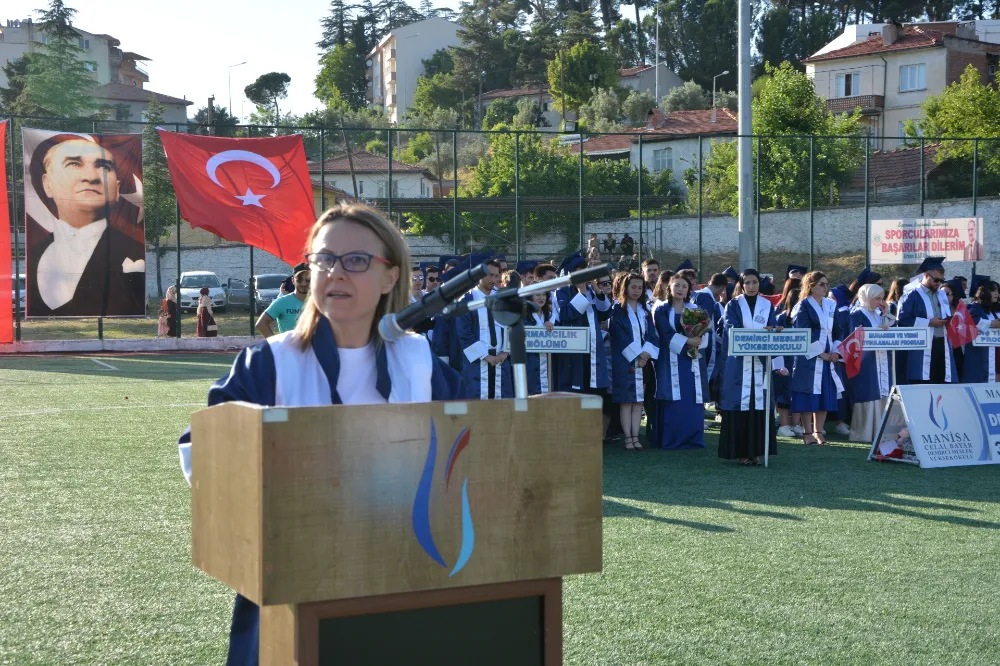 MEZUNLARIMIZI ÇİÇEKLERLE UĞURLADIK