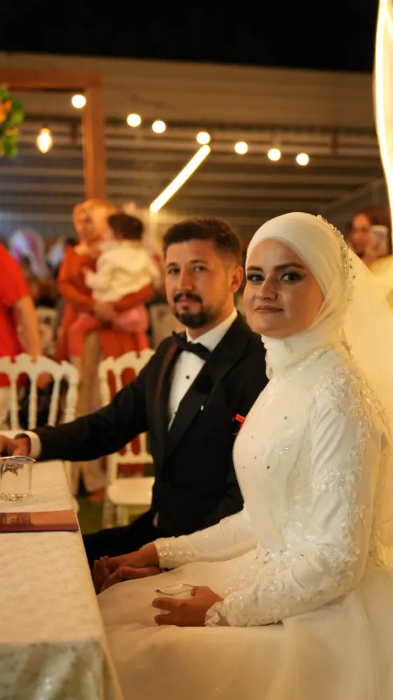 Tebrik Eder, Mutluluklar Dileriz