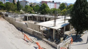 GENÇLİK MERKEZİ İNŞAATI YÜKSELİYOR 