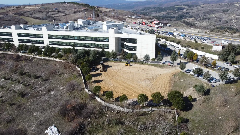 DEMİRCİ DEVLET HASTANESİNE YENİ OTOPARK YAPILIYOR