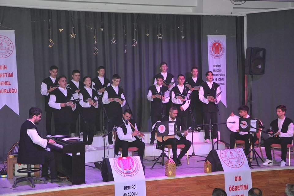 NAĞMEDEN HUZURA TASAVVUF MUSİKİSİ  KONSERİNDE DUYGU DOLU ANLAR