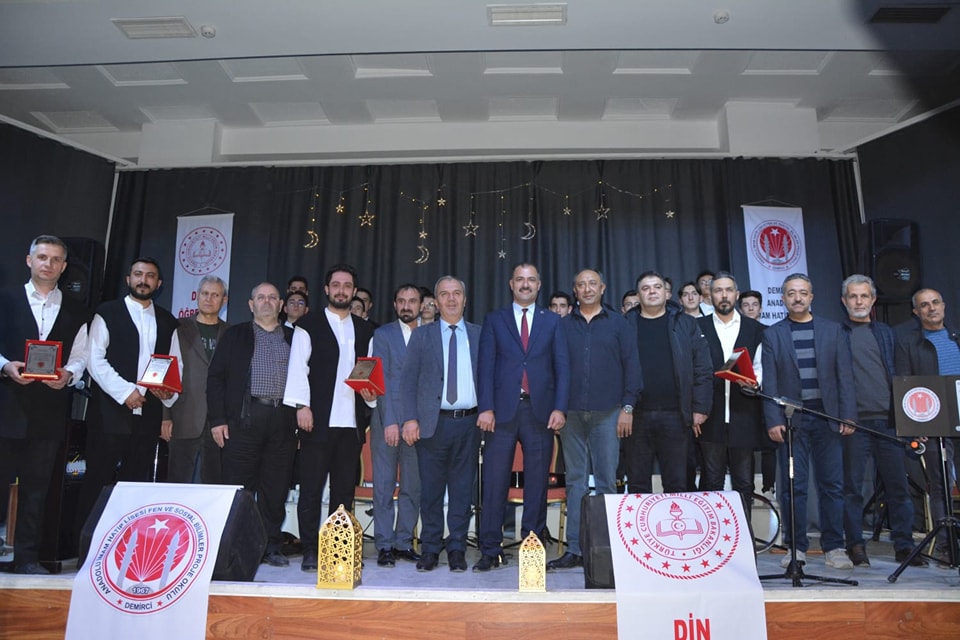 NAĞMEDEN HUZURA TASAVVUF MUSİKİSİ  KONSERİNDE DUYGU DOLU ANLAR