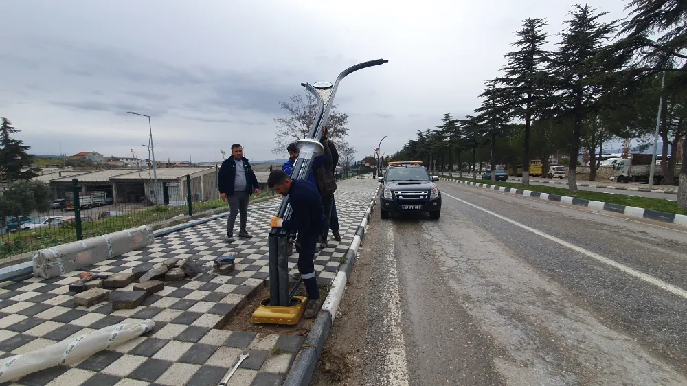 YENİ DEKORATİF AYDINLATMALARIN  MONTAJINA BAŞLANDI