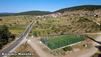 DEMİRCİ’DE 11 KIRSAL MAHALLEYE HALI SAHA